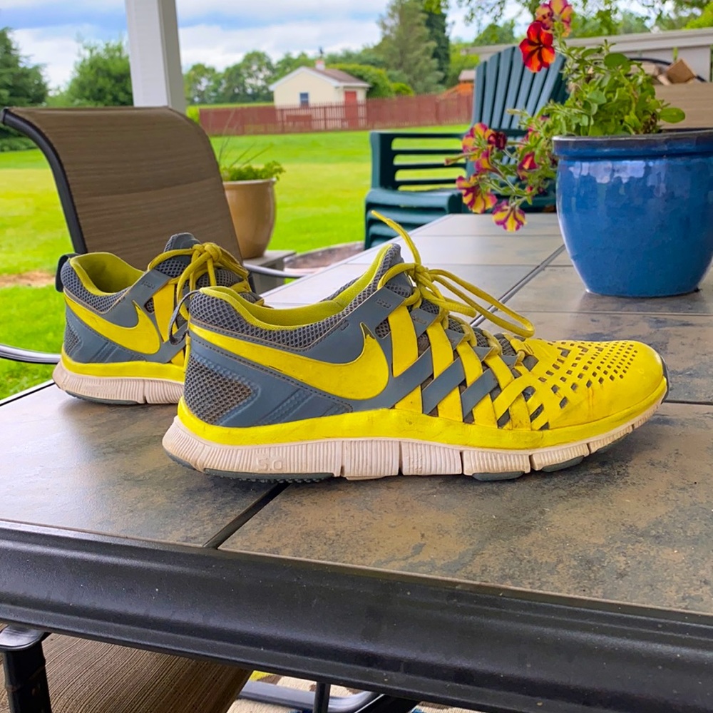 Nike free run shoes